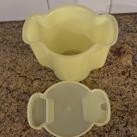 Tupperware Yellow Sugar Storage Container - Picture 4 of 5